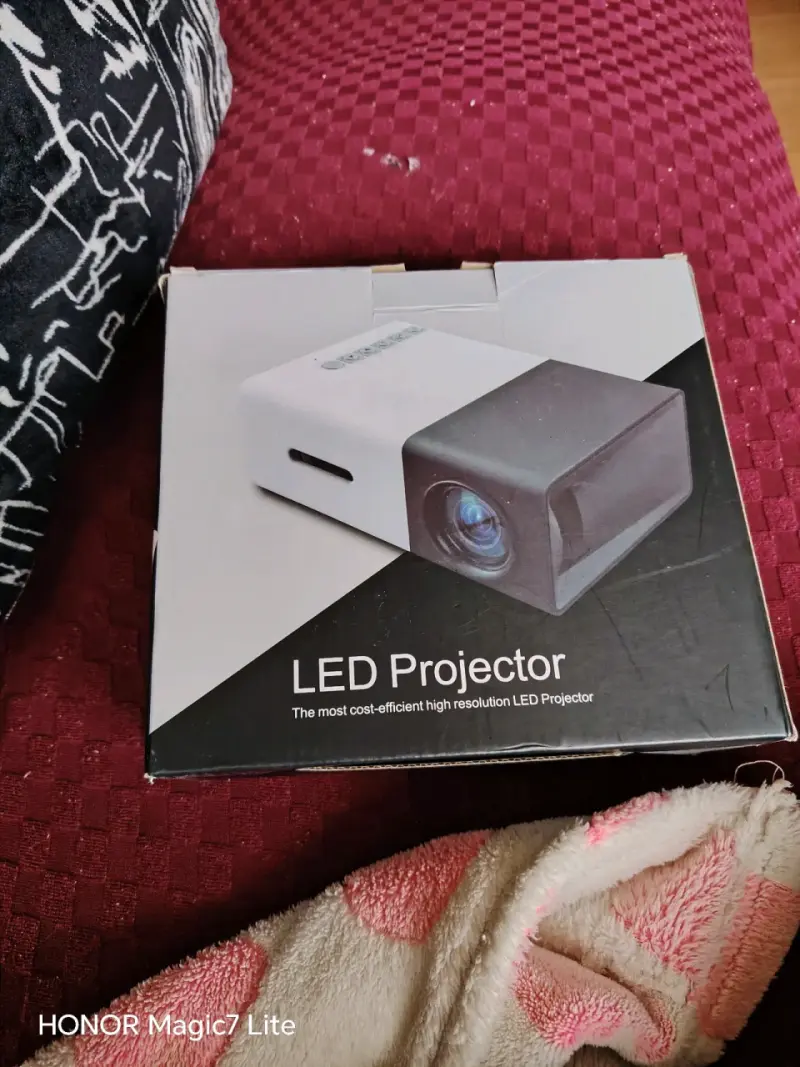 Mini proyector portátil - 3