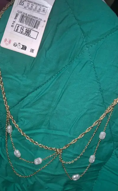 Collar dorado con perlas - miniatura 1