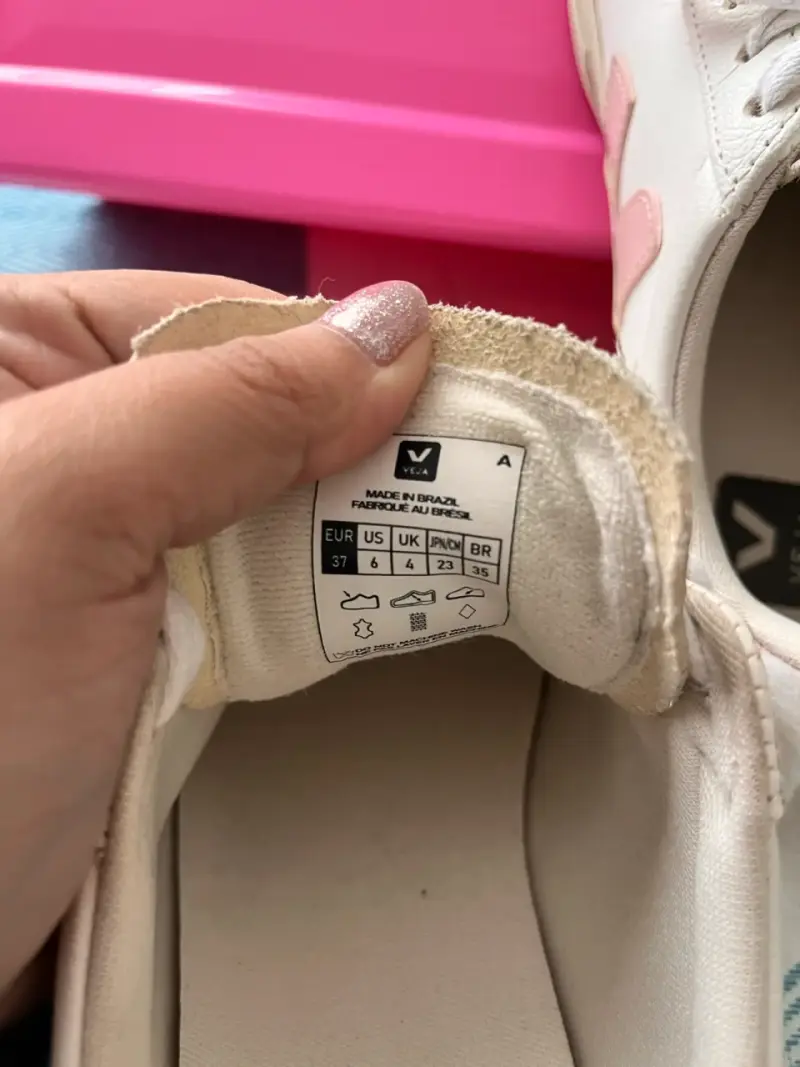 Zapatillas Veja blancas y rosadas - 3