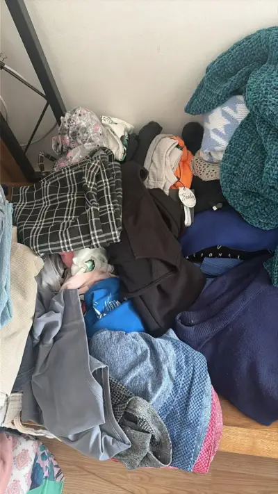 Lote de ropa variada para mujer - miniatura 1