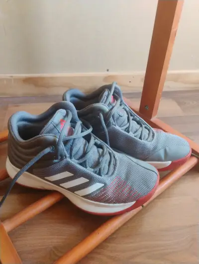 Zapatillas deportivas grises - miniatura 1