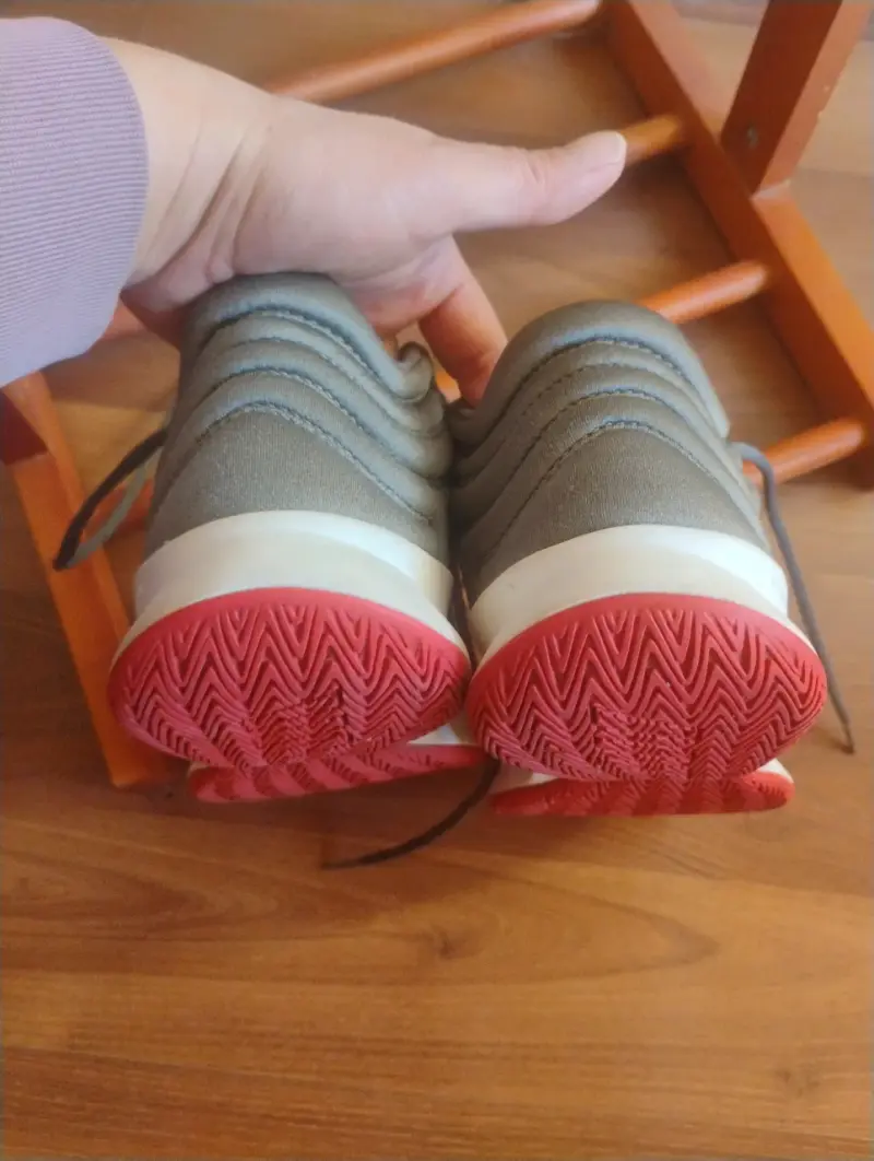 Zapatillas deportivas grises - 4