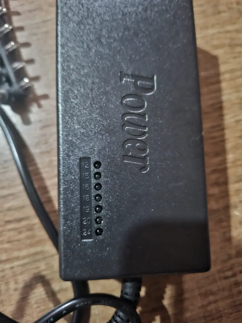 Adaptador de corriente AC 110V-240V - 2