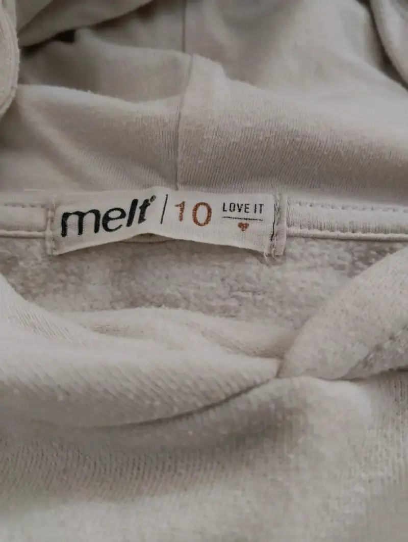 Polerón beige con diseño gráfico - 4