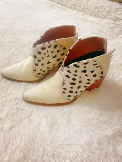 Botines blancos con estampado animal print - miniatura 2