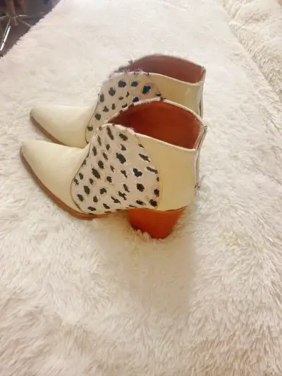 Botines blancos con estampado animal print - miniatura 3