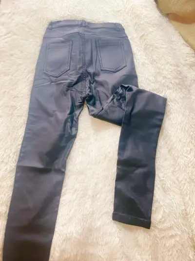Pantalones de cuero sintético negros - miniatura 1