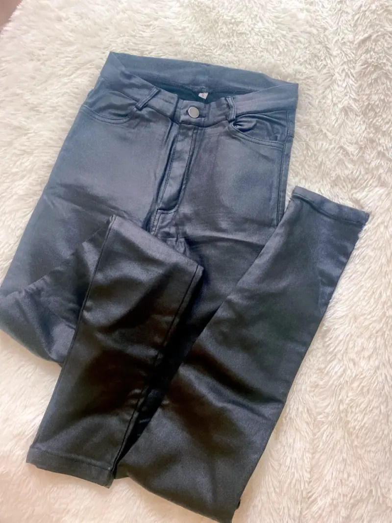Pantalones de cuero sintético negros - 2