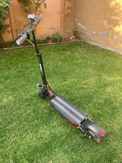 Scooter eléctrico Rebeld Max - miniatura 3