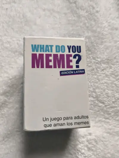 Juego de cartas 'What Do You Meme?' - miniatura 1