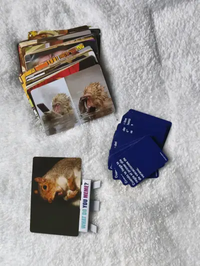 Juego de cartas 'What Do You Meme?' - miniatura 3
