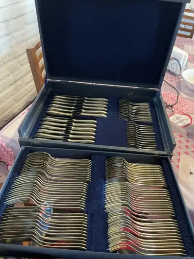 cubiertos antiguos de bronce bezet - miniatura 1