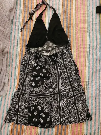 Vestido negro satin con diseño paisley - miniatura 2