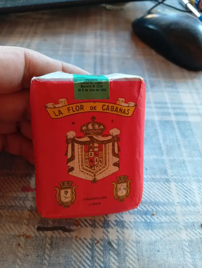 Paquete de cigarrillos vintage CABAÑA - 2