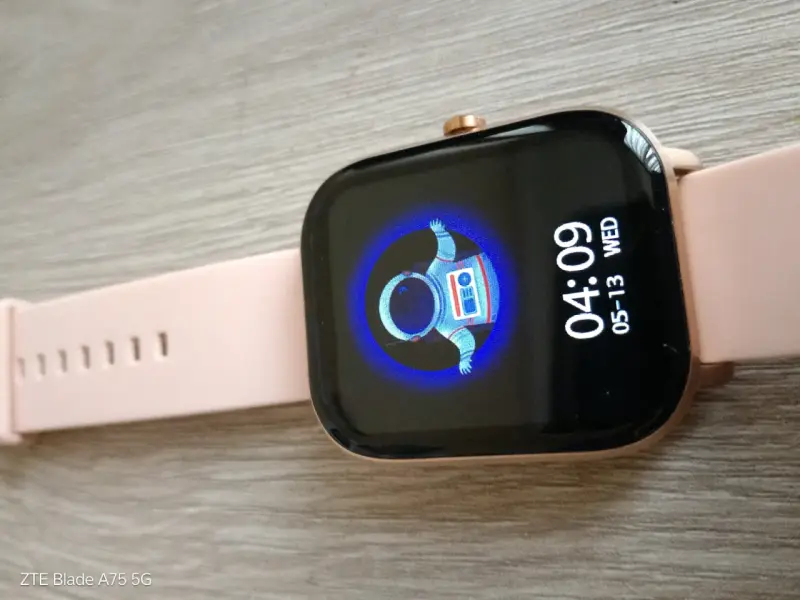 Smartwatch rosa con correa - 2