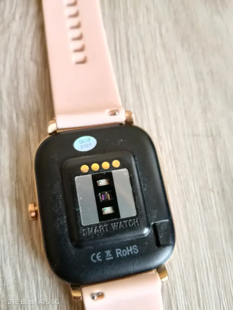 Smartwatch rosa con correa - 4