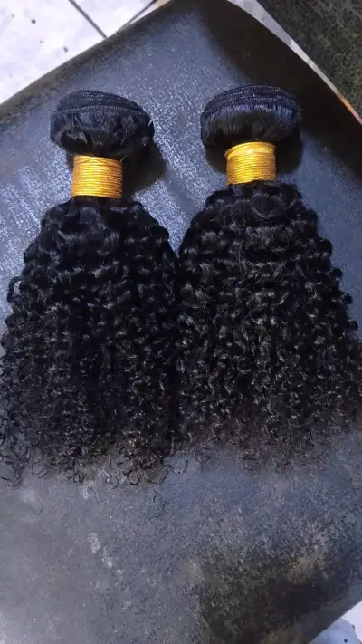 Extensiones de cabello rizado negro - miniatura 3
