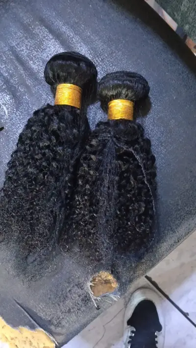 Extensiones de cabello rizado negro - miniatura 5