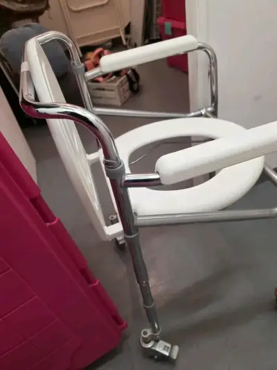 Silla baño con ruedas - miniatura 4