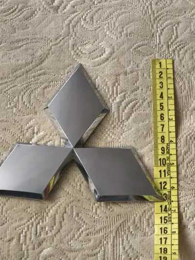 Emblema metálico decorativo - miniatura 3