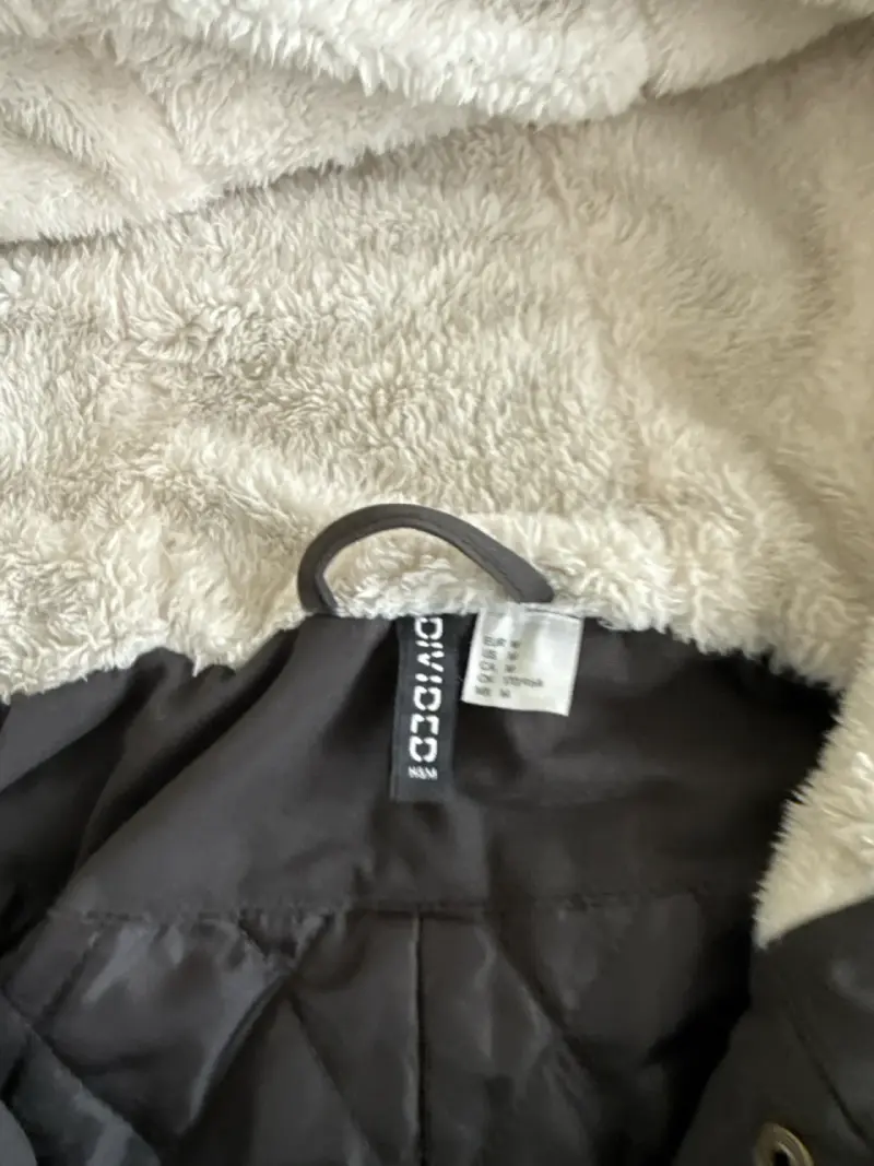 Parka con capucha y forro de peluche - 2
