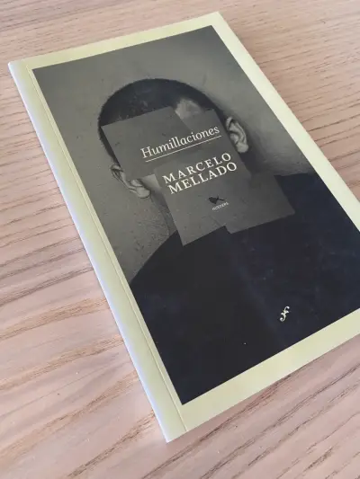 Libro Humillaciones de Marcelo Mellado - miniatura 2