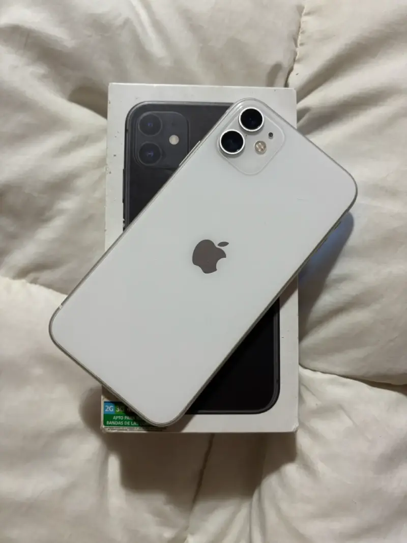 iPhone 11 Blanco 64GB - 1