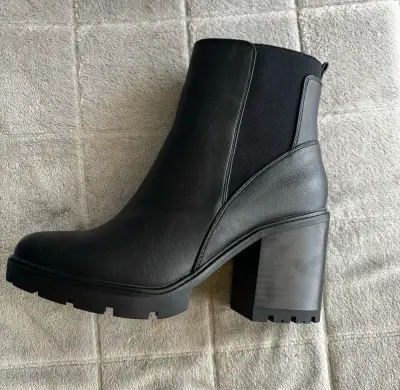 Botines  negros de cuero - miniatura 4