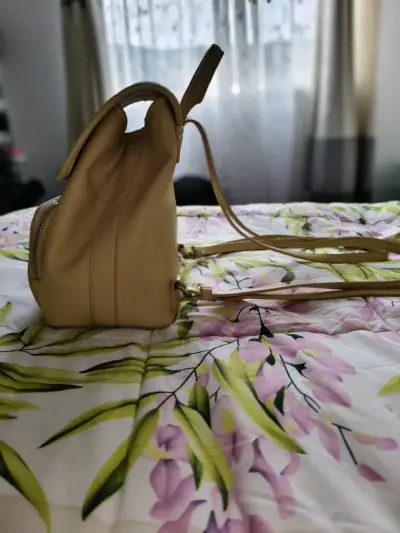 Mochila pequeña beige - miniatura 1