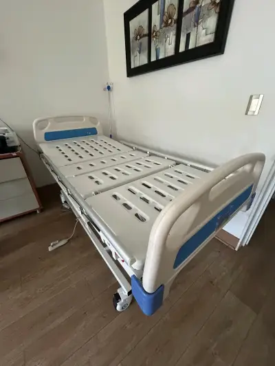 Cama clínica con colchón - miniatura 2