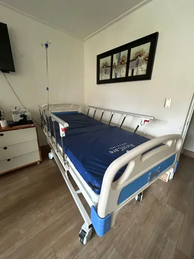 Cama clínica con colchón - miniatura 4