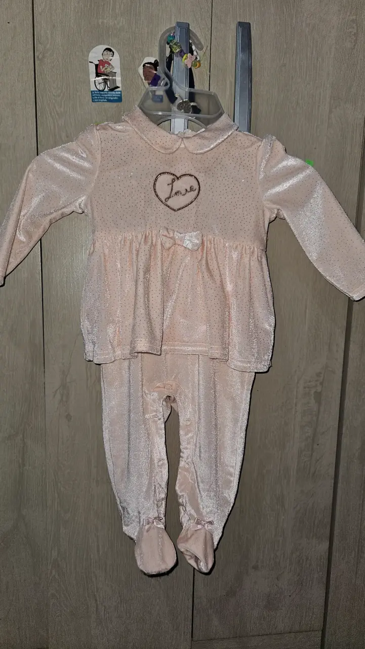 Conjunto bebé rosado con brillos