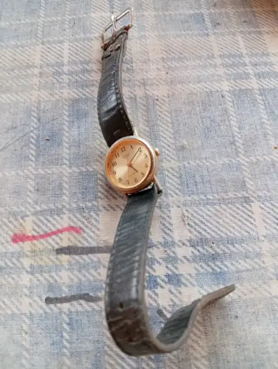 Reloj análogo Casio vintage - miniatura 3