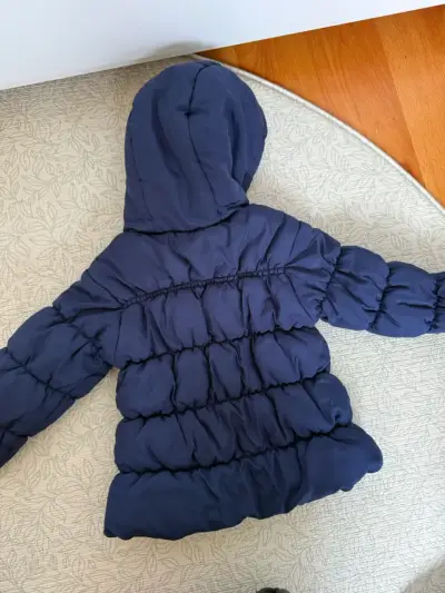 Chaqueta infantil acolchada azul - miniatura 2
