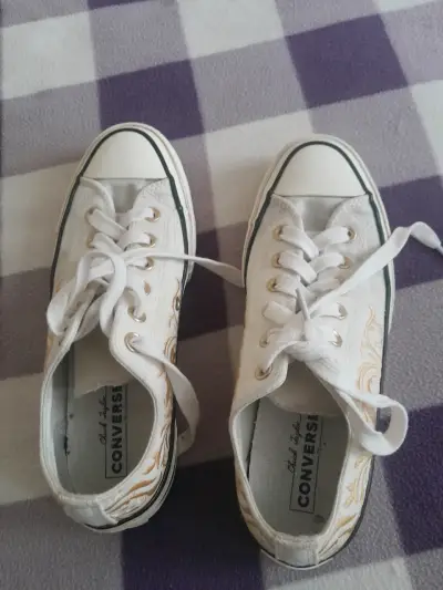 Zapatillas blancas de lona - miniatura 1