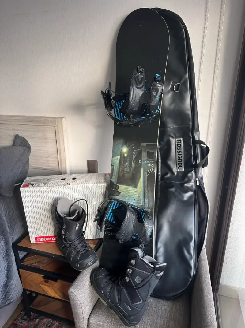 Tabla de snowboard Rossignol con botas - 1