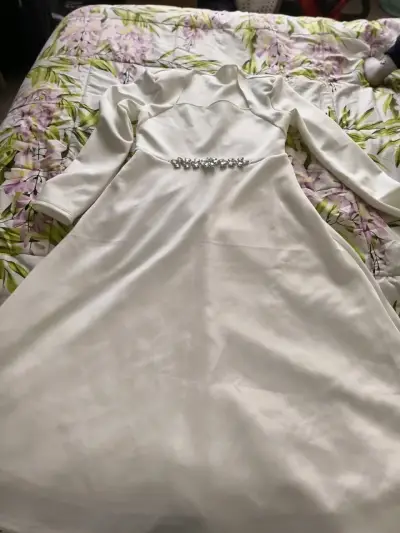 Vestido blanco con detalle brillante - miniatura 2