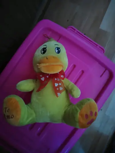 Peluche pato amarillo con lazo - miniatura 2
