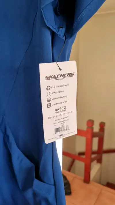Uniforme clinico mujer Skechers nuevo con etiqueta - miniatura 2