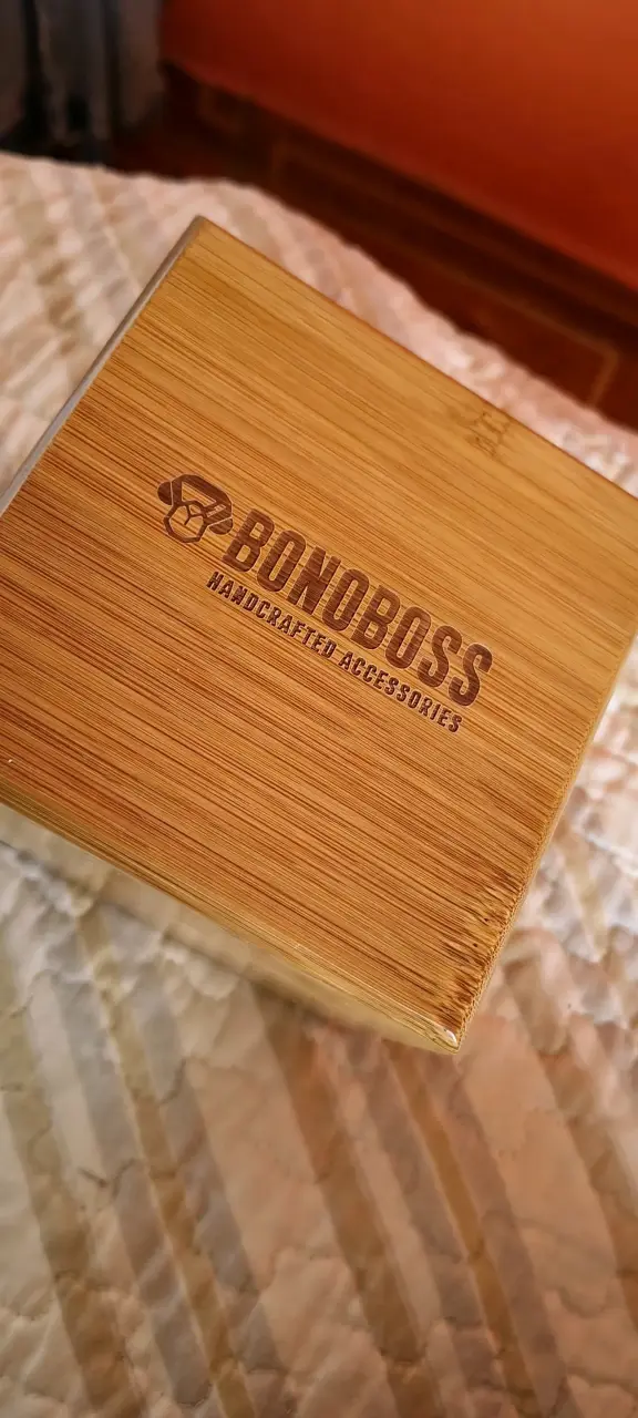 Reloj de madera Bondoss artesanal - 4