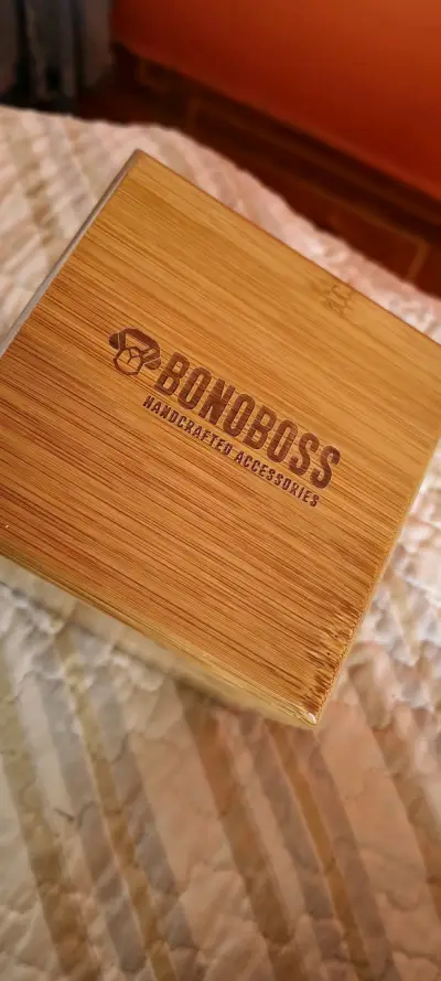 Reloj de madera Bondoss artesanal - miniatura 4