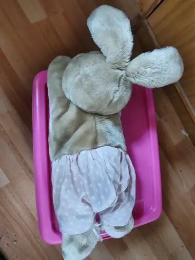 Conejo de peluche y almohada. Especial para niños - miniatura 1