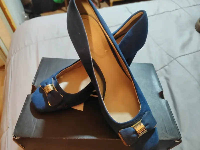 Tacones azul con lazo dorado número 39/40 - 2