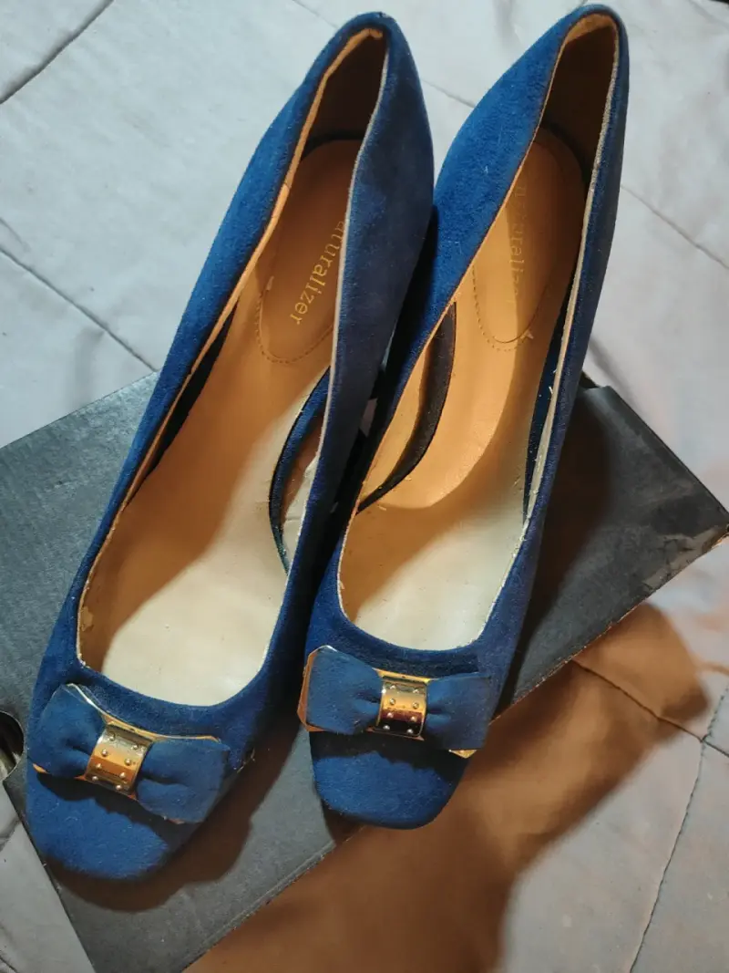 Tacones azul con lazo dorado número 39/40 - 3