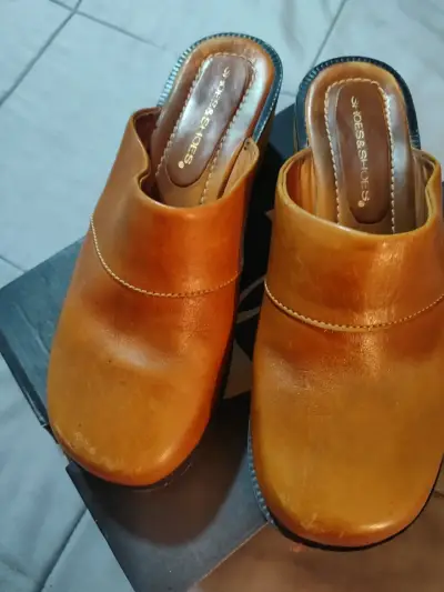 Zuecos de cuero y madera marrón - miniatura 3