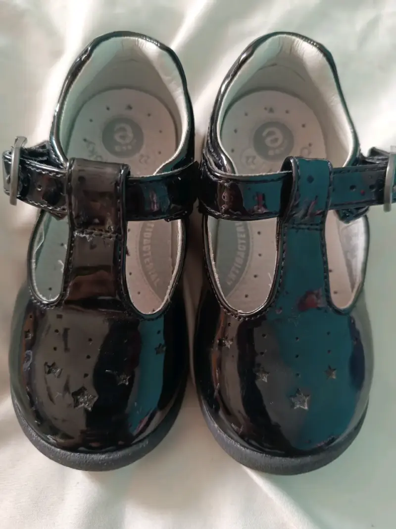 Zapatos negros de charol para niña - 2