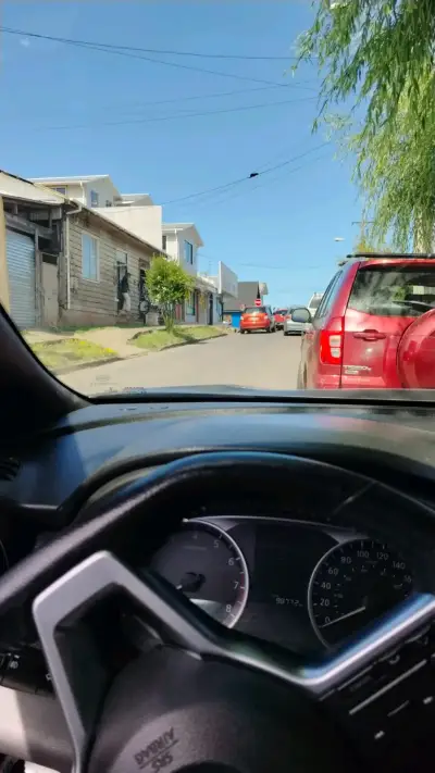 Auto Nissan kichs 2019 - miniatura 1