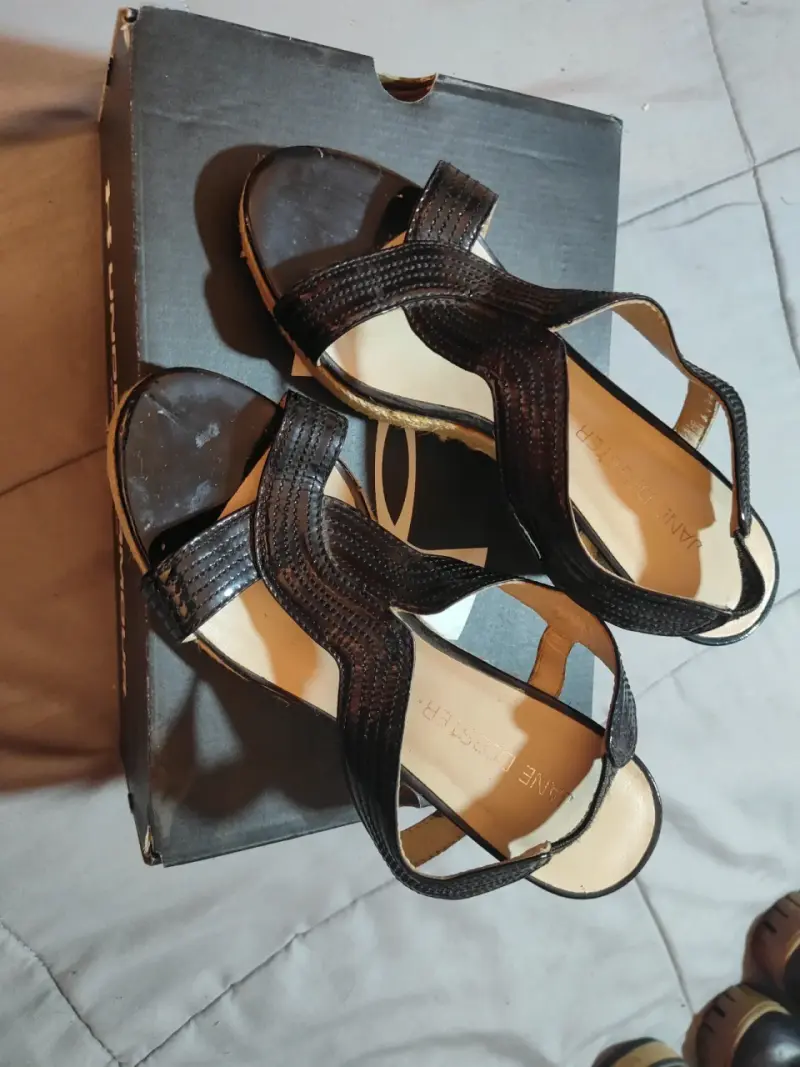 Sandalias negras de diseño - 2
