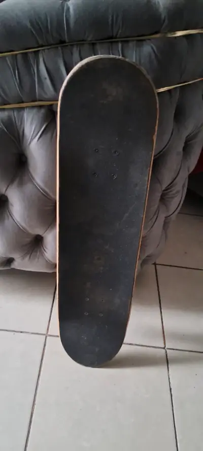Tabla de skate usada - miniatura 1