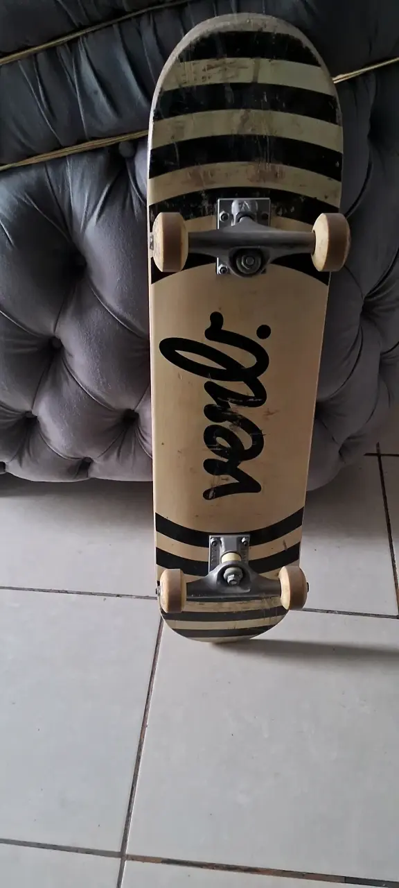 Tabla de skate usada - 2